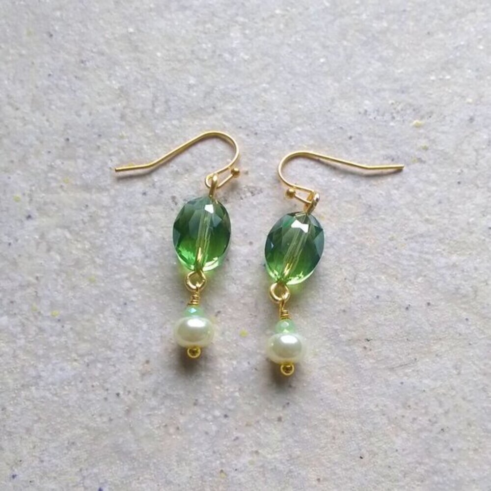 Vibrant Green Crystals + White Pearls! Handmade Spring & Summer Dangle Earrings